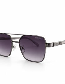 Sunglasses with square purple gradient lenses and a metal frame Verutti branding on the temple edges